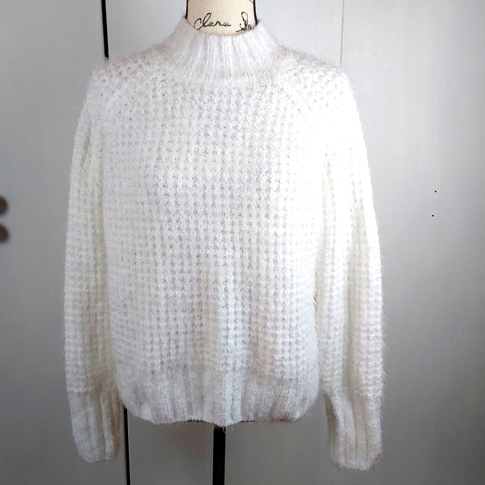 So |Womens  White Super Soft Lightweight Sweater Cropped Neutral Sz.XL